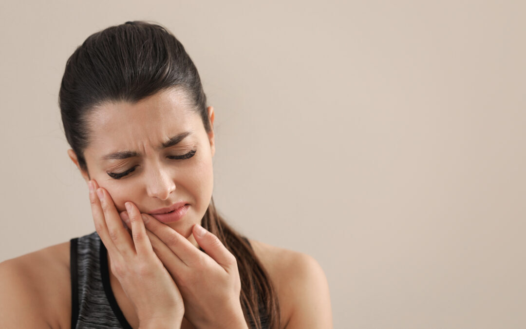 9 Jaw Pain Symptoms for TMJ