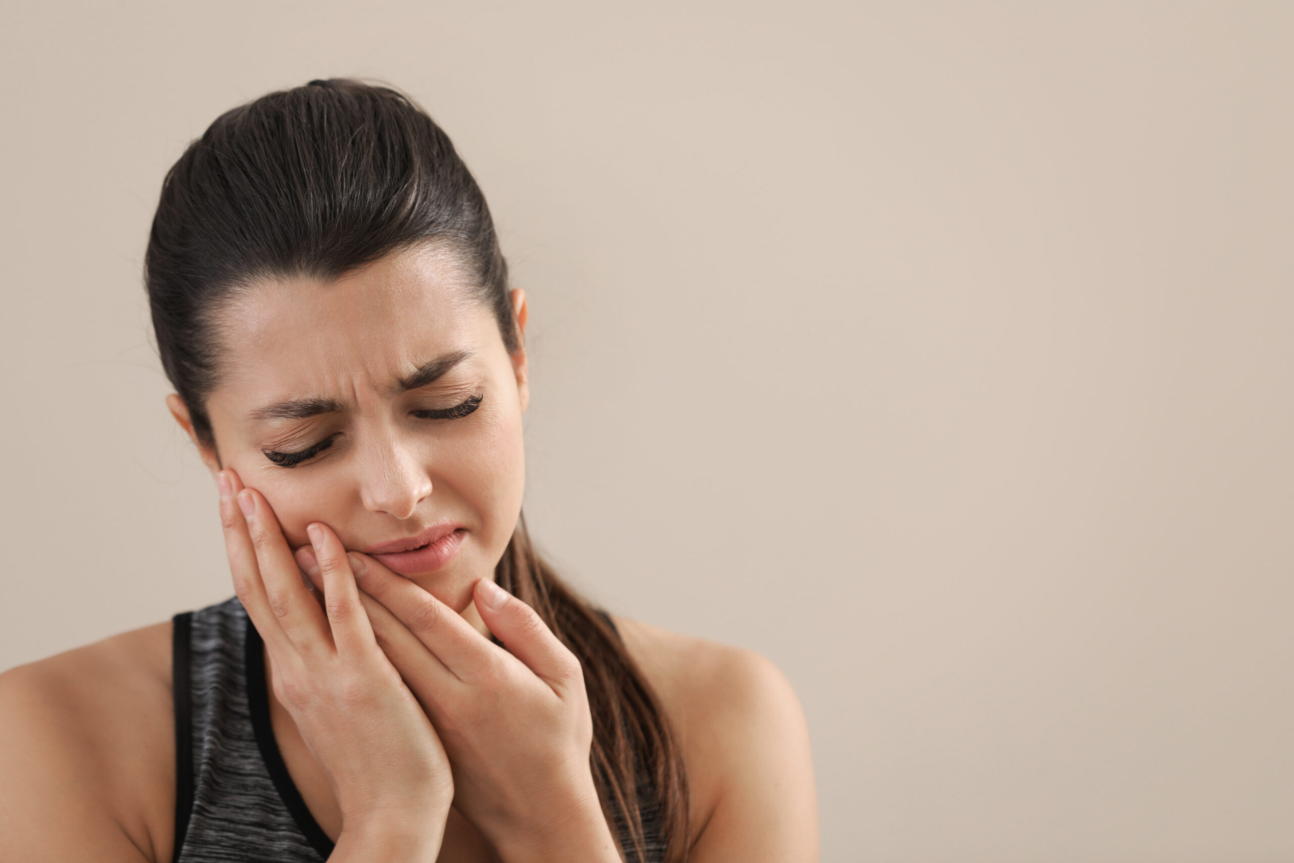 9 Jaw Pain Symptoms for TMJ