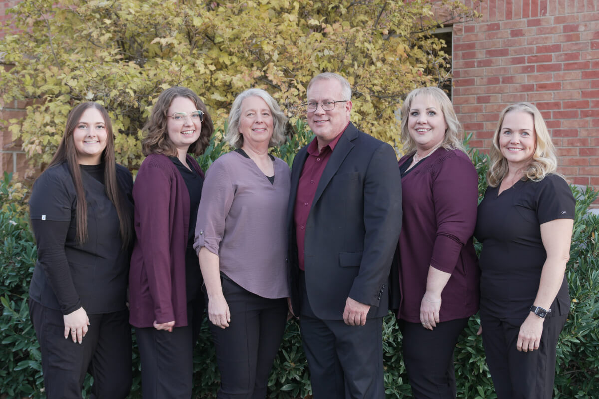 The TMJ and Sleep Therapy Centre of Utah team outside the Payson office